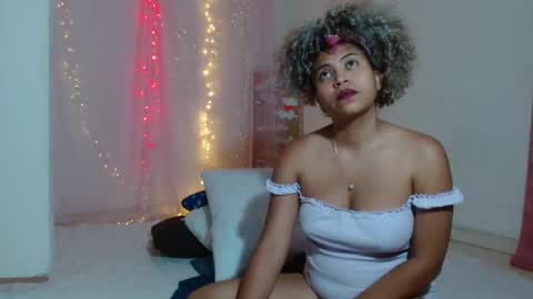 Snapshot of victoria_miler chatting on December 2024 01:08:01 AM VICKY online show from December 2024 01:08:01 AM