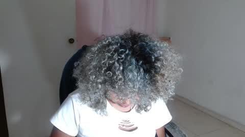 Snapshot of victoria_miler chatting on January 2025 12:53:01 AM VICKY online show from January 2025 12:53:01 AM