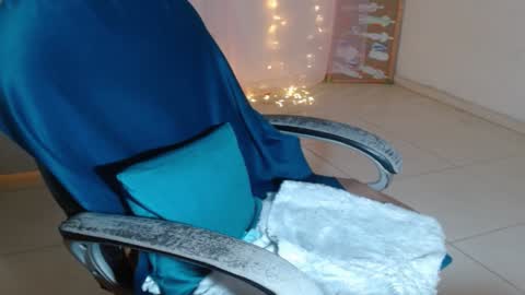 Snapshot of victoria_miler chatting on January 2025 01:53:02 AM VICKY online show from January 2025 01:53:02 AM