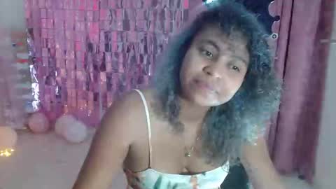 Snapshot of victoria_miler chatting on February 2025 10:21:02 PM VICKY online show from February 2025 10:21:02 PM