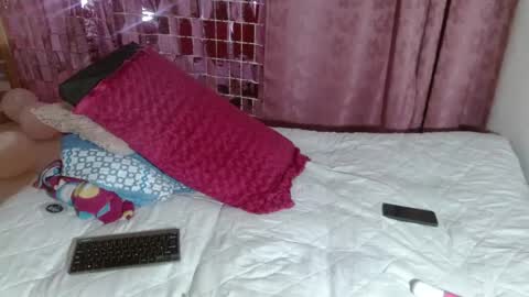 Snapshot of victoria_miler chatting on February 2025 11:47:02 PM VICKY online show from February 2025 11:47:02 PM