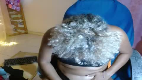 Snapshot of victoria_miler chatting on March 2025 01:45:02 AM VICKY online show from March 2025 01:45:02 AM