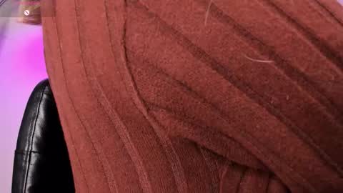 Snapshot of victoria_qq chatting on October 2025 09:11:01 PM D A N I online show from October 2025 09:11:01 PM