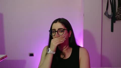 Victoria online show from November 2025 09:25:01 PM