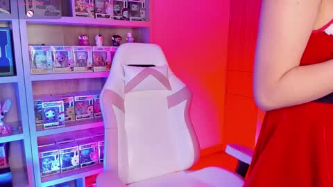 Victoria online show from December 2025 04:51:02 AM