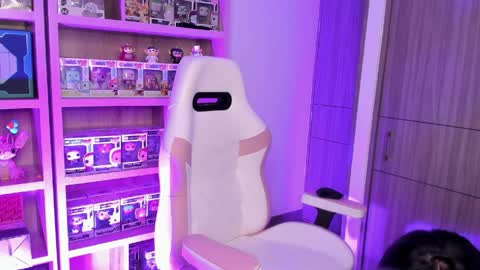 Victoria online show from April 2026 05:49:02 AM