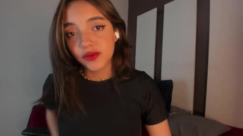 victoriaa2_doll online show from February 2026 12:21:01 PM