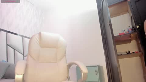 Snapshot of victoriaa_millers chatting on May 2026 07:08:01 PM Victoria Sofia online show from May 2026 07:08:01 PM