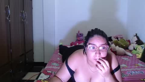 Snapshot of victoriaa_silva chatting on June 2026 02:11:02 AM Victoria Silva online show from June 2026 02:11:02 AM