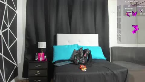 Snapshot of victoriaa_zans chatting on October 2025 10:02:01 AM Victoria Zans online show from October 2025 10:02:01 AM