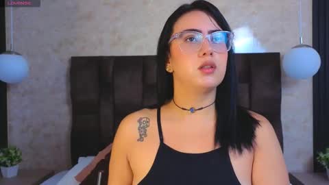 Victoria Andrade online show from March 2026 12:33:02 PM