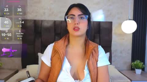 Victoria Andrade online show from March 2026 12:41:01 PM