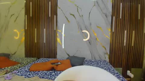 Victoria  online show from January 2026 08:00:02 PM