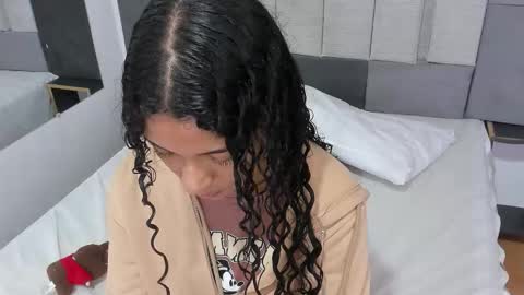 Victoria  online show from February 2026 07:32:01 PM