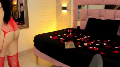 VICTORIA online show from February 2025 08:54:01 PM