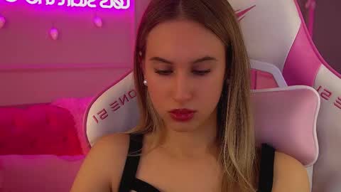 Victoria online show from December 2025 06:34:02 PM