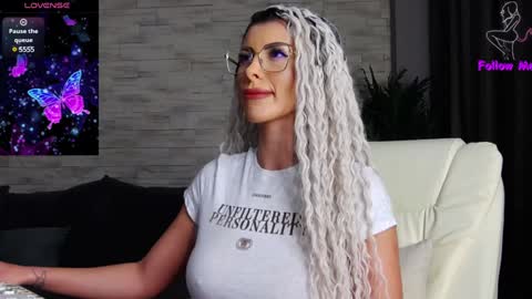 Snapshot of victoriamazze chatting on December 2024 01:28:01 AM Victoria online show from December 2024 01:28:01 AM