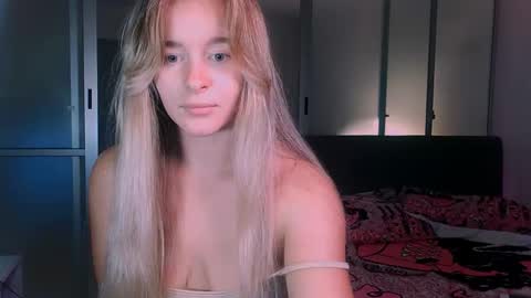 Eva and Victor online show from October 2025 01:14:01 PM