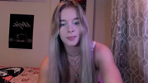 Eva and Victor online show from October 2025 12:27:02 PM