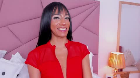 Snapshot of victoriaross1 chatting on January 2025 02:58:02 AM VictoriaRoss online show from January 2025 02:58:02 AM