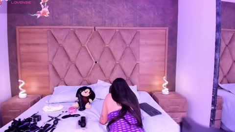 victoriasanz_ online show from November 2025 05:35:01 AM