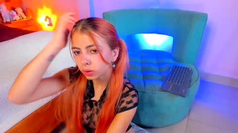 Snapshot of victoriasmithtv chatting on March 2025 11:01:02 PM victoriasmithtv online show from March 2025 11:01:02 PM