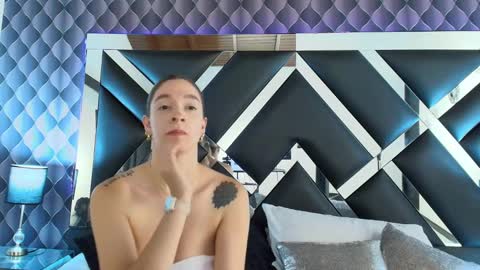 victtoria lee online show from February 2025 10:45:01 PM