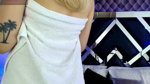 victtoria lee online show from March 2025 11:15:02 PM