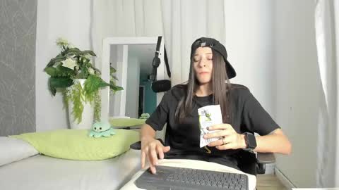 Snapshot of viictoriiasaenz chatting on April 2026 03:59:01 AM viictoriiasaenz online show from April 2026 03:59:01 AM
