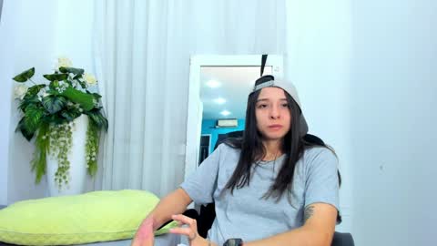 Snapshot of viictoriiasaenz chatting on May 2026 05:12:01 AM viictoriiasaenz online show from May 2026 05:12:01 AM