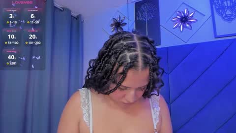 Snapshot of viiolett_lee chatting on February 2025 07:17:02 PM Viiolett online show from February 2025 07:17:02 PM