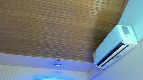 Snapshot of viiolett_lee chatting on November 2025 07:36:02 PM Viiolett online show from November 2025 07:36:02 PM