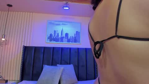 Snapshot of viiolett_lee chatting on November 2025 09:43:02 PM Viiolett online show from November 2025 09:43:02 PM