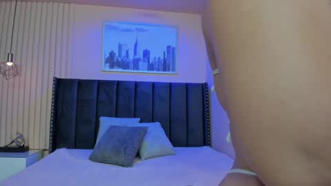 Snapshot of viiolett_lee chatting on November 2025 08:52:01 PM Viiolett online show from November 2025 08:52:01 PM