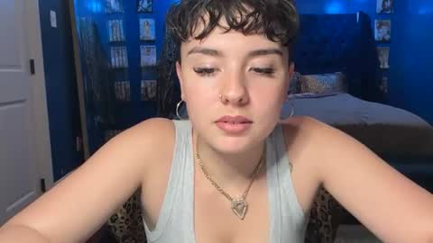Snapshot of viiperthevixen chatting on July 2026 01:22:01 AM viipertheviixen online show from July 2026 01:22:01 AM