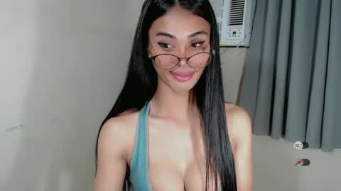 vikkylustfull online show from March 2025 03:02:02 PM