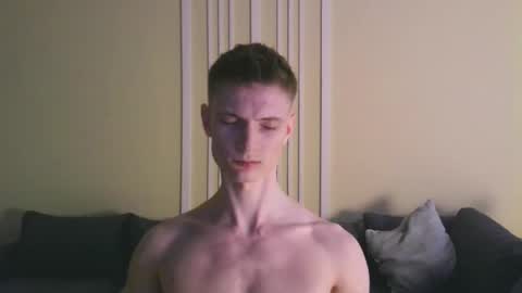 Max online show from October 2025 07:00:01 PM