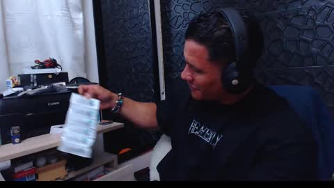 Viktor Herrera online show from January 2025 02:42:02 AM