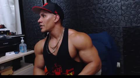 Viktor Herrera online show from January 2025 02:15:01 AM