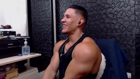 Viktor Herrera online show from February 2025 06:40:01 PM