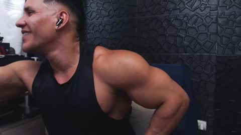 Viktor Herrera online show from September 2025 02:06:01 AM