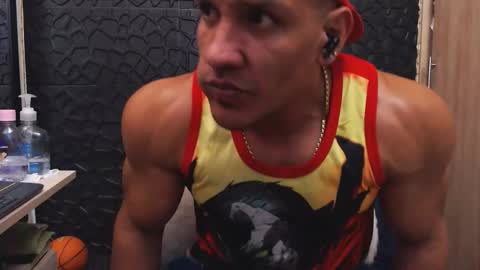 Viktor Herrera online show from October 2025 05:12:02 PM