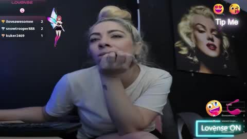 Viktoria online show from November 2025 01:18:02 AM