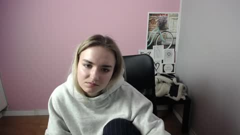 Snapshot of viktoria_lovely chatting on January 2025 09:13:02 AM viktoria_lovely online show from January 2025 09:13:02 AM