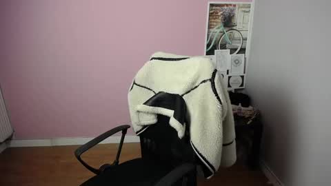 Snapshot of viktoria_lovely chatting on February 2025 09:22:02 AM viktoria_lovely online show from February 2025 09:22:02 AM