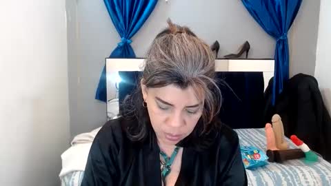 Snapshot of vikyadams chatting on January 2025 02:06:01 AM VIKY ADAMS online show from January 2025 02:06:01 AM
