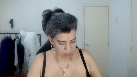 Snapshot of vikyadams chatting on February 2025 05:20:02 PM VIKY ADAMS online show from February 2025 05:20:02 PM