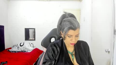 Snapshot of vikyadams chatting on September 2025 12:20:01 PM VIKY ADAMS online show from September 2025 12:20:01 PM