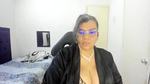 Snapshot of vikyadams chatting on October 2025 07:34:01 PM VIKY ADAMS online show from October 2025 07:34:01 PM