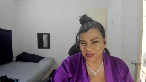 Snapshot of vikyadams chatting on October 2025 03:13:01 PM VIKY ADAMS online show from October 2025 03:13:01 PM